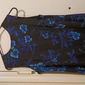 New Women's dress, never worn